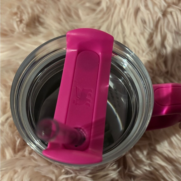 Stanley Quencher H2.0 Tumbler- 20oz - Picture 3 of 4